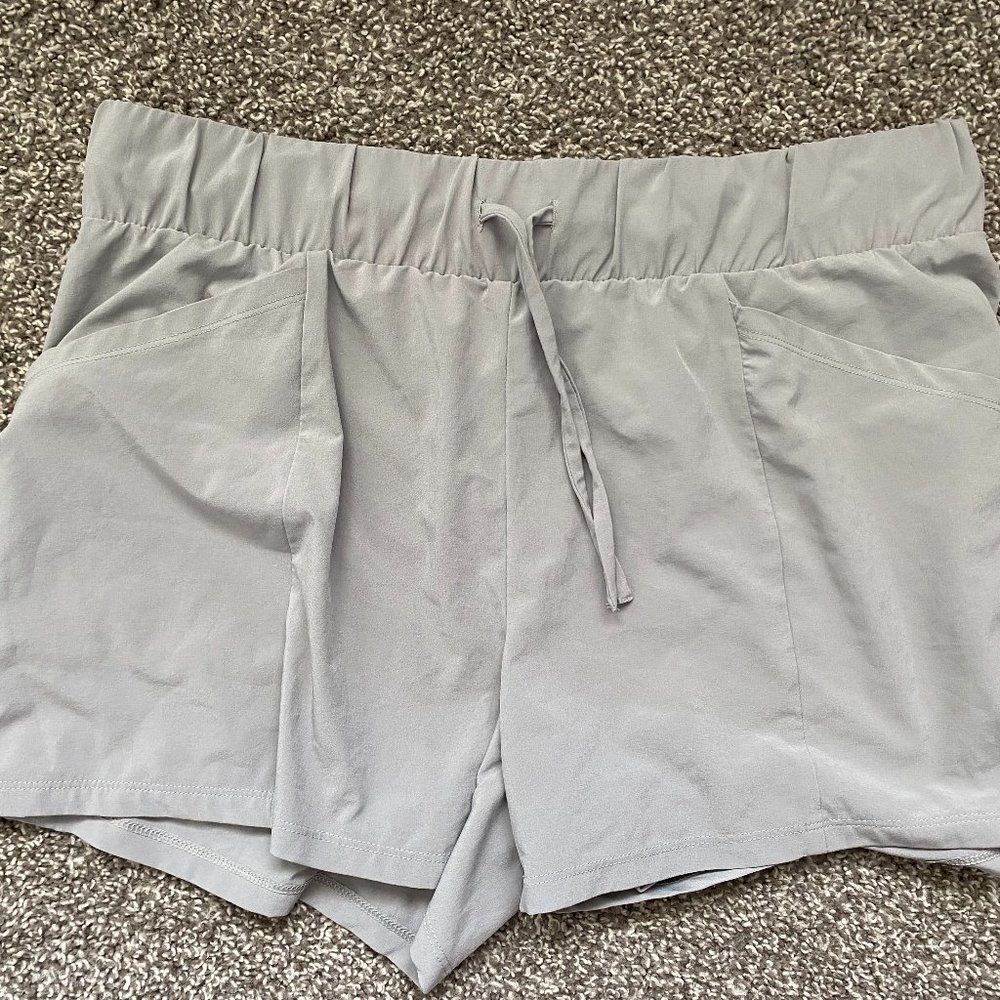 All in motion active shorts